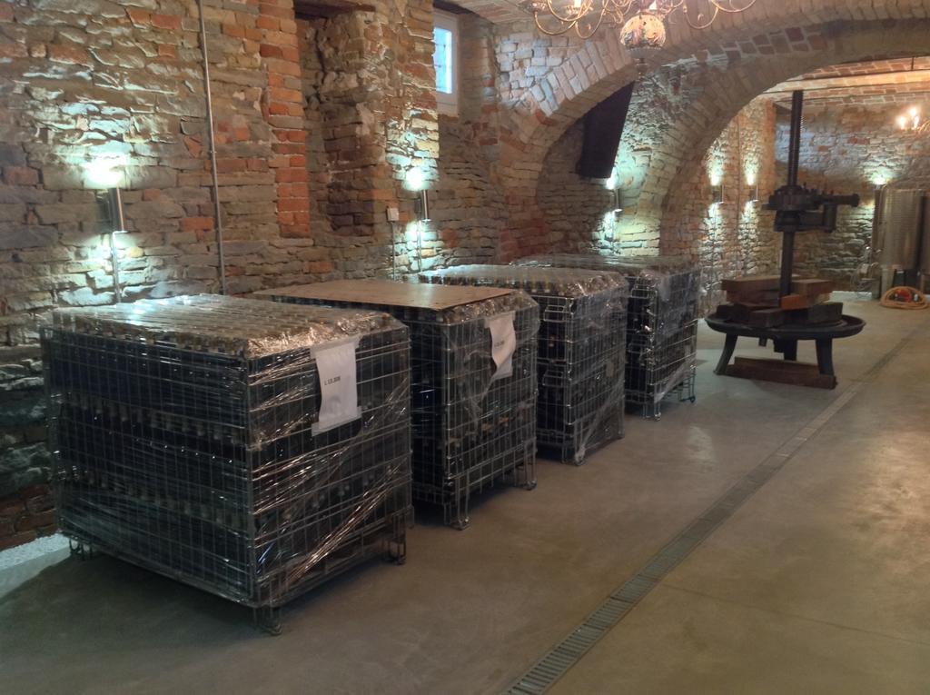 Agriturismo La Casa In Collina Canelli Eksteriør bilde